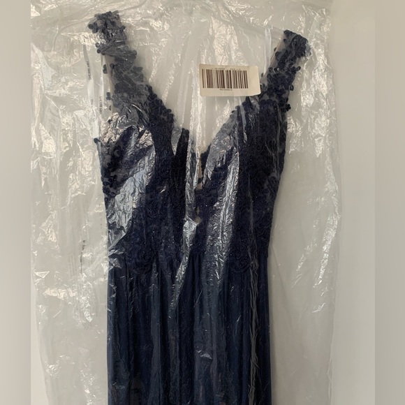 NWT Gorgeous V-Neck Embroidered Bodice Chiffon Prom Dress Long Gown Navy Sz 2 - Picture 11 of 14